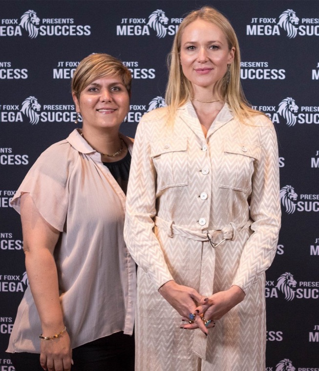 Dr Yasemin with Jewel Kilcher